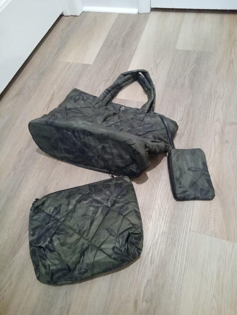 Brylane Concept Reyenne Puffer Quilted Camouflage Floral Tote Bag with Pouch Set
